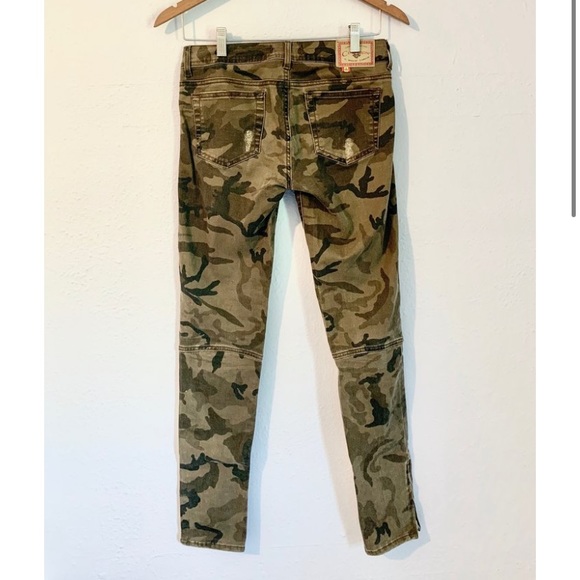 Camo Print Jeans - Picture 2 of 2